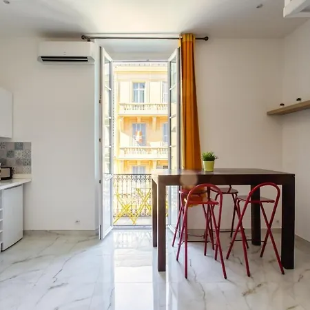 Apartment Contemporary Mezzanine Studio With Furnished Balcony *
